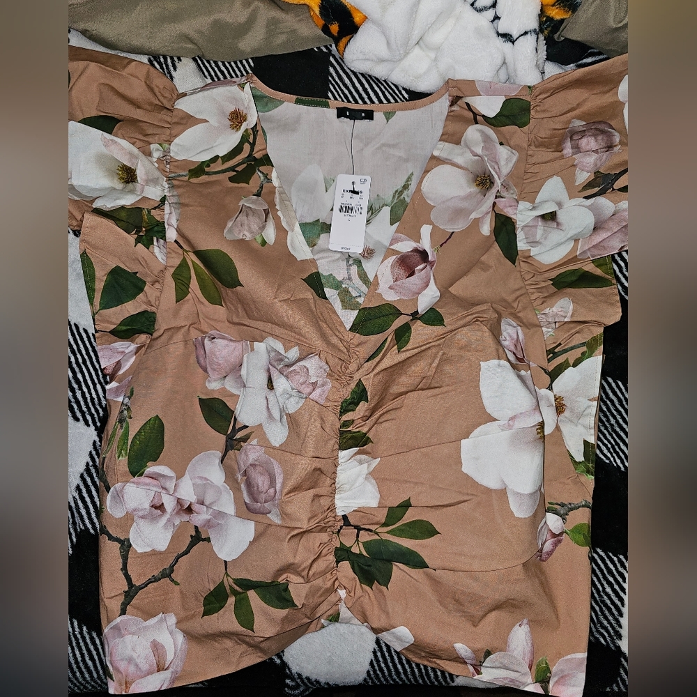 Express flutter sleeve top